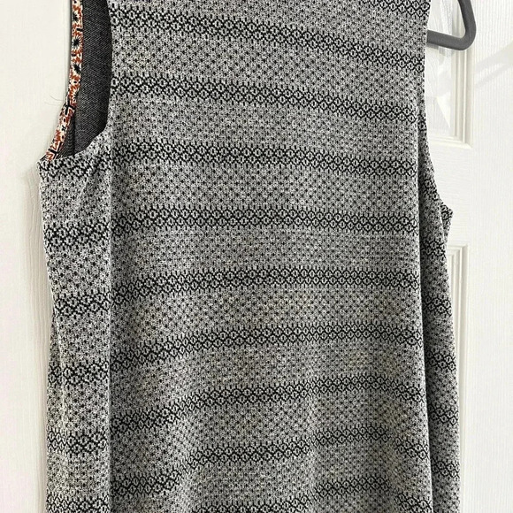 Hem & Thread Sleeveless Dress size Medium - Picture 5 of 5